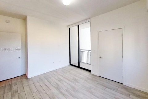 Condominio en venta en Miami, Florida, 3 dormitorios, 133.59 m2 № 2029072 - foto 8