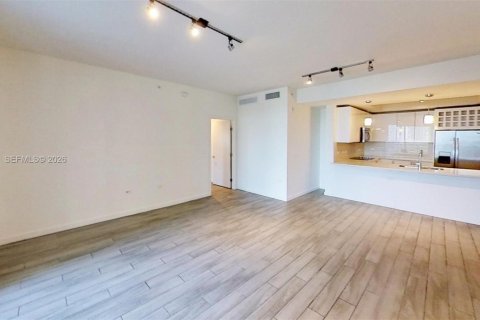 Condominio en venta en Miami, Florida, 3 dormitorios, 133.59 m2 № 2029072 - foto 17