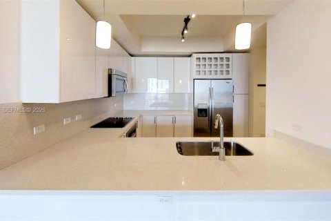 Condominio en venta en Miami, Florida, 3 dormitorios, 133.59 m2 № 2029072 - foto 10