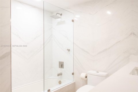 Condominio en venta en Pompano Beach, Florida, 2 dormitorios, 102.19 m2 № 2031059 - foto 18