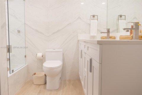 Condominio en venta en Pompano Beach, Florida, 2 dormitorios, 102.19 m2 № 2031059 - foto 17