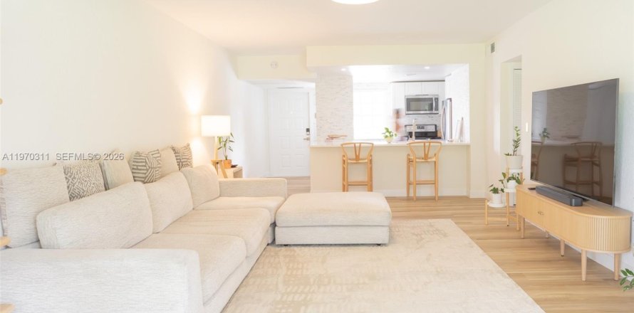 Condominio en Pompano Beach, Florida, 2 dormitorios  № 2031059