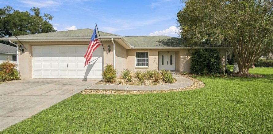 Casa en Inverness, Florida 4 dormitorios, 156.54 m2 № 2384258