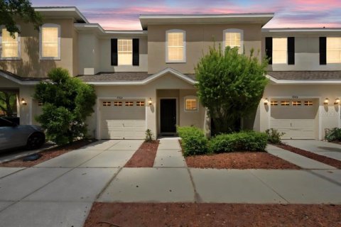 Townhouse in Tampa, Florida 3 bedrooms, 140.56 sq.m. № 2350047