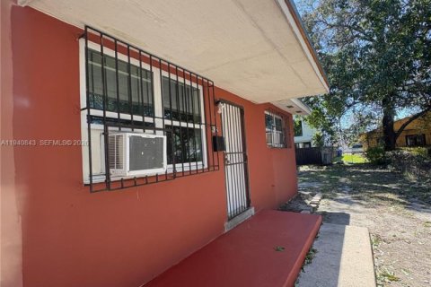 Casa en alquiler en Miami, Florida, 2 dormitorios, 74.32 m2 № 1997891 - foto 8