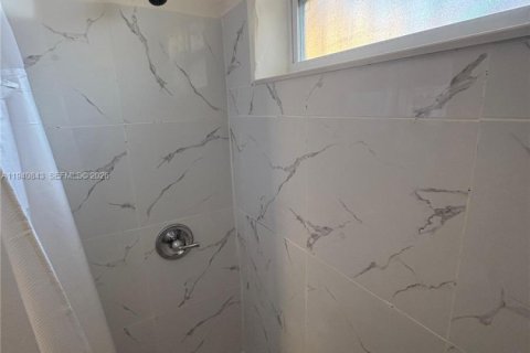 Casa en alquiler en Miami, Florida, 2 dormitorios, 74.32 m2 № 1997891 - foto 14