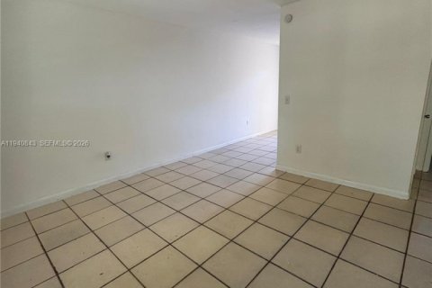 Casa en alquiler en Miami, Florida, 2 dormitorios, 74.32 m2 № 1997891 - foto 24