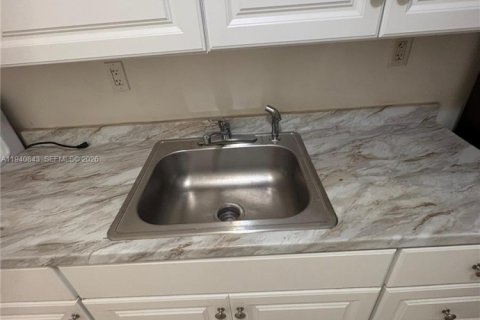 Casa en alquiler en Miami, Florida, 2 dormitorios, 74.32 m2 № 1997891 - foto 20