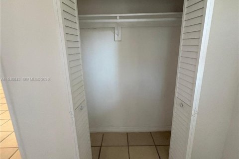 Casa en alquiler en Miami, Florida, 2 dormitorios, 74.32 m2 № 1997891 - foto 11