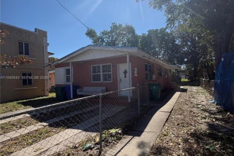 Casa en alquiler en Miami, Florida, 2 dormitorios, 74.32 m2 № 1997891 - foto 27