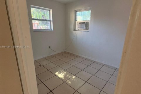 Casa en alquiler en Miami, Florida, 2 dormitorios, 74.32 m2 № 1997891 - foto 13