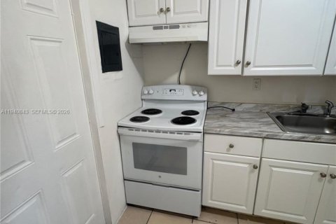 Casa en alquiler en Miami, Florida, 2 dormitorios, 74.32 m2 № 1997891 - foto 22