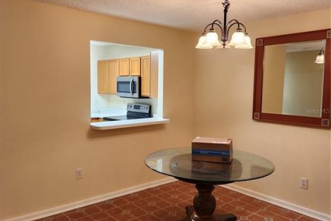 Townhouse in Riverview, Florida 2 bedrooms, 142.33 sq.m. № 2237906 - photo 3