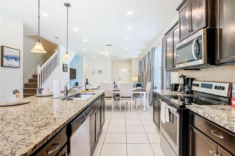 House in Kissimmee, Florida 5 bedrooms, 243.59 sq.m. № 1784289 - photo 11