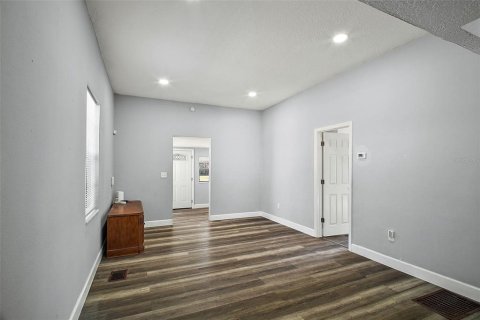 House in Eustis, Florida 3 bedrooms, 120.03 sq.m. № 2238784 - photo 14