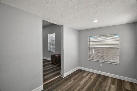 House in Eustis, Florida 3 bedrooms, 120.03 sq.m. № 2238784 - photo 8