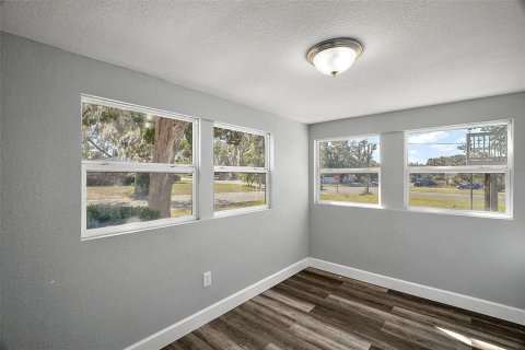 House in Eustis, Florida 3 bedrooms, 120.03 sq.m. № 2238784 - photo 28
