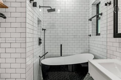 Купить виллу или дом в Холливуд, Флорида 3 спальни, 211.72м2, № 2016068 - фото 15