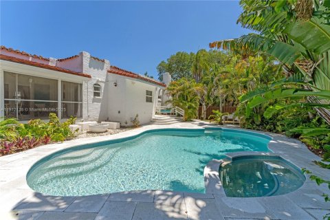 Купить виллу или дом в Холливуд, Флорида 3 спальни, 211.72м2, № 2016068 - фото 29