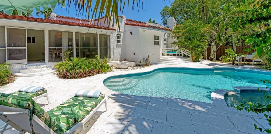 Дом в Холливуд, Флорида 3 спальни, 211.72м2 № 2016068