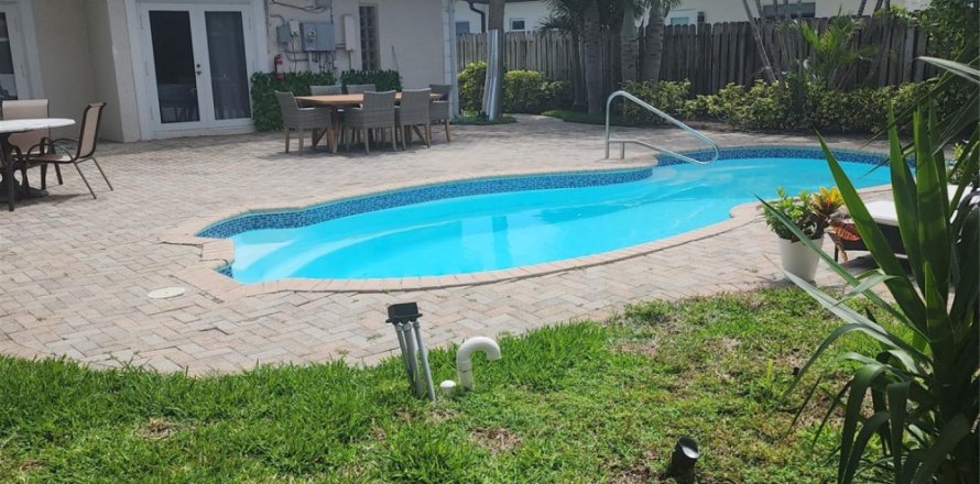 Casa en Lauderdale-by-the-Sea, Florida 3 dormitorios, 162.39 m2 № 354455