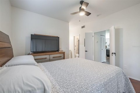 Condo in Tampa, Florida, 1 bedroom  № 1854345 - photo 15