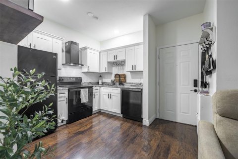 Condo in Tampa, Florida, 1 bedroom  № 1854345 - photo 6