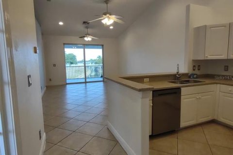 Casa en alquiler en Cape Coral, Florida, 3 dormitorios, 117.52 m2 № 1651518 - foto 11