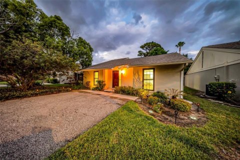 House in Tarpon Springs, Florida 2 bedrooms, 96.15 sq.m. № 1666364 - photo 13