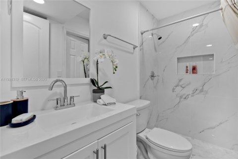 Casa en alquiler en Miami, Florida, 3 dormitorios, 88.26 m2 № 1988342 - foto 10