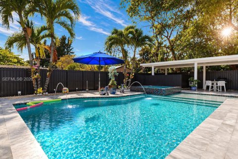 House in Miami, Florida 4 bedrooms, 154.68 sq.m. № 2060792 - photo 27