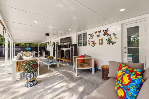 House in Miami, Florida 4 bedrooms, 154.68 sq.m. № 2060792 - photo 9