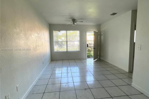 Commercial property in Miami, Florida 130.43 sq.m. № 1991332 - photo 28