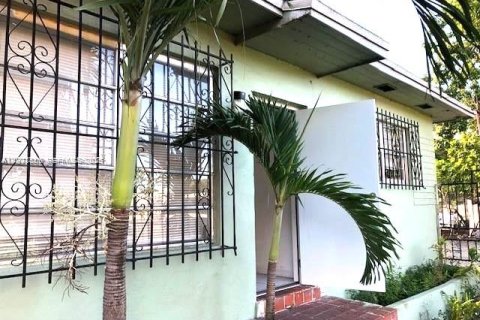 Propiedad comercial en venta en Miami, Florida, 130.43 m2 № 1991332 - foto 6