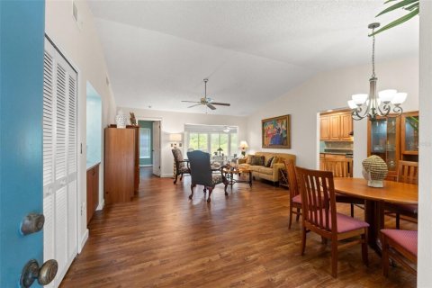 Villa ou maison à vendre à Weeki Wachee, Floride: 2 chambres, 133.69 m2 № 1789069 - photo 11