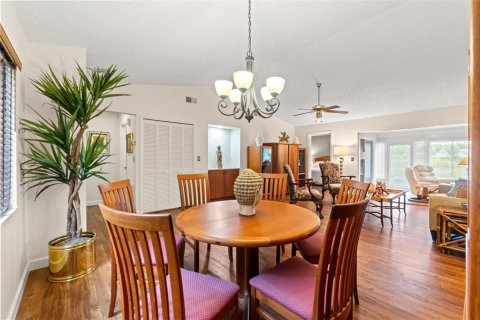 Villa ou maison à vendre à Weeki Wachee, Floride: 2 chambres, 133.69 m2 № 1789069 - photo 7
