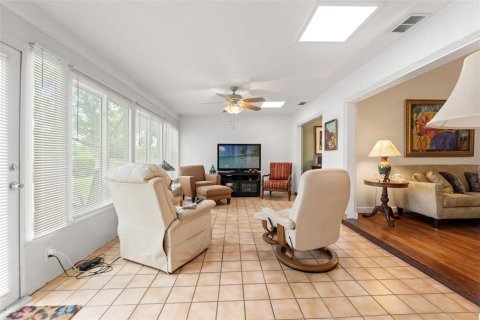 Villa ou maison à vendre à Weeki Wachee, Floride: 2 chambres, 133.69 m2 № 1789069 - photo 23