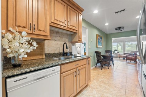 Villa ou maison à vendre à Weeki Wachee, Floride: 2 chambres, 133.69 m2 № 1789069 - photo 12