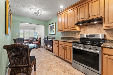 Villa ou maison à vendre à Weeki Wachee, Floride: 2 chambres, 133.69 m2 № 1789069 - photo 13