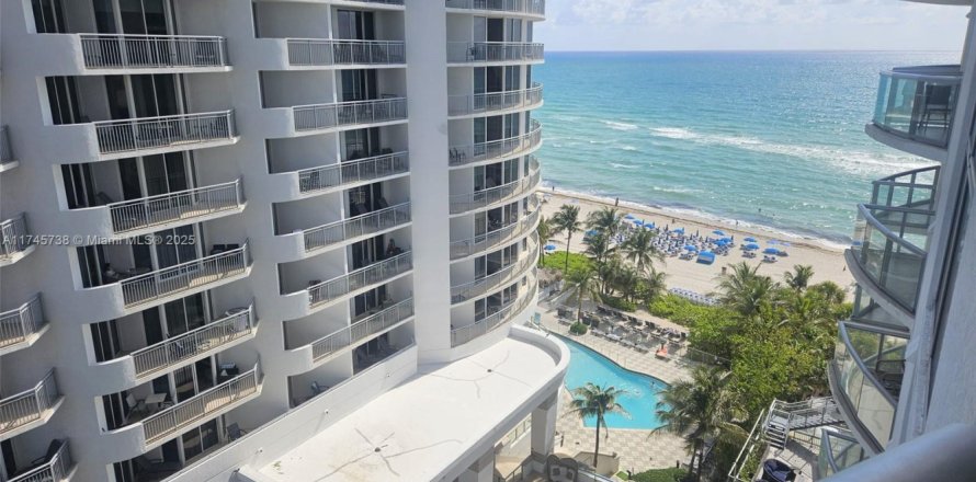 Condominio en Sunny Isles Beach, Florida, 1 dormitorio № 1937409