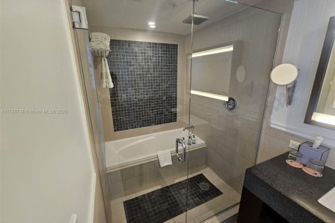 Condominio en venta en Sunny Isles Beach, Florida, 1 dormitorio, 84.36 m2 № 1937409 - foto 23