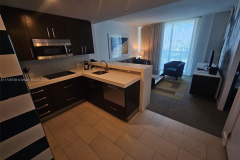 Condominio en venta en Sunny Isles Beach, Florida, 1 dormitorio, 84.36 m2 № 1937409 - foto 9