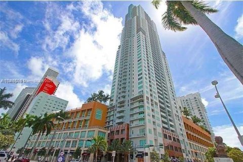 Condo in Miami, Florida, 1 bedroom  № 1696301 - photo 10