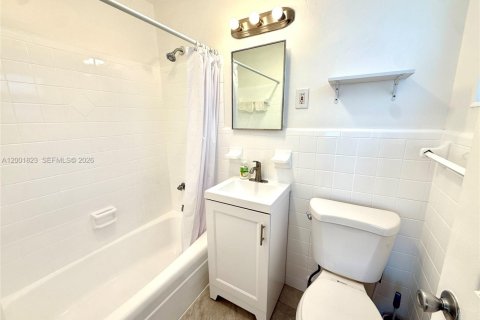 Condo in Fort Lauderdale, Florida, 1 bedroom  № 2065921 - photo 8