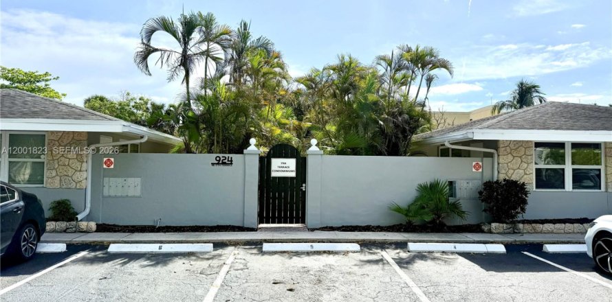 Condo in Fort Lauderdale, Florida, 1 bedroom  № 2065921
