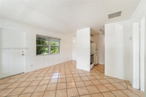 Condo in Fort Lauderdale, Florida, 1 bedroom  № 2065921 - photo 4