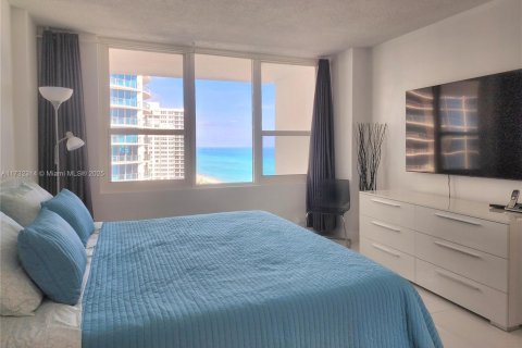 Condominio en venta en Hollywood, Florida, 1 dormitorio, 73.39 m2 № 2034828 - foto 10