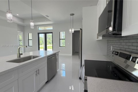 Villa ou maison à vendre à Naples, Floride: 3 chambres, 150.69 m2 № 2260581 - photo 6