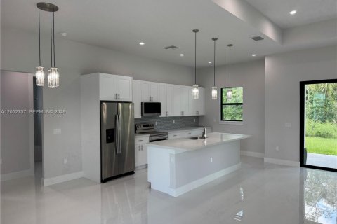 Villa ou maison à vendre à Naples, Floride: 3 chambres, 150.69 m2 № 2260581 - photo 4