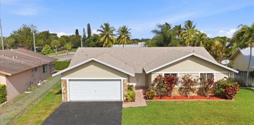 House in Sunrise, Florida 3 bedrooms, 165.64 sq.m. № 2000422